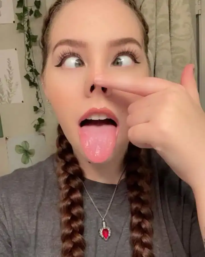 Flirty Fun with Her Naughty Pignose